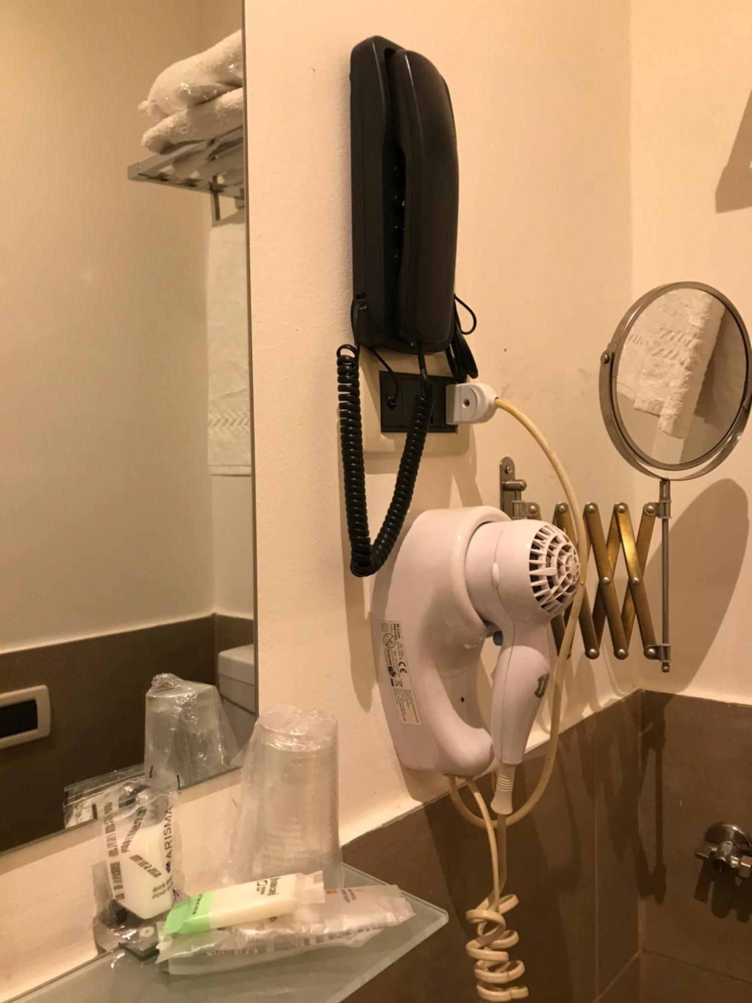 Albergo Parigi Genua Buitenkant foto